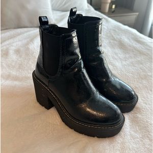 Forever 21 Shiny Faux Leather Booties - size 7